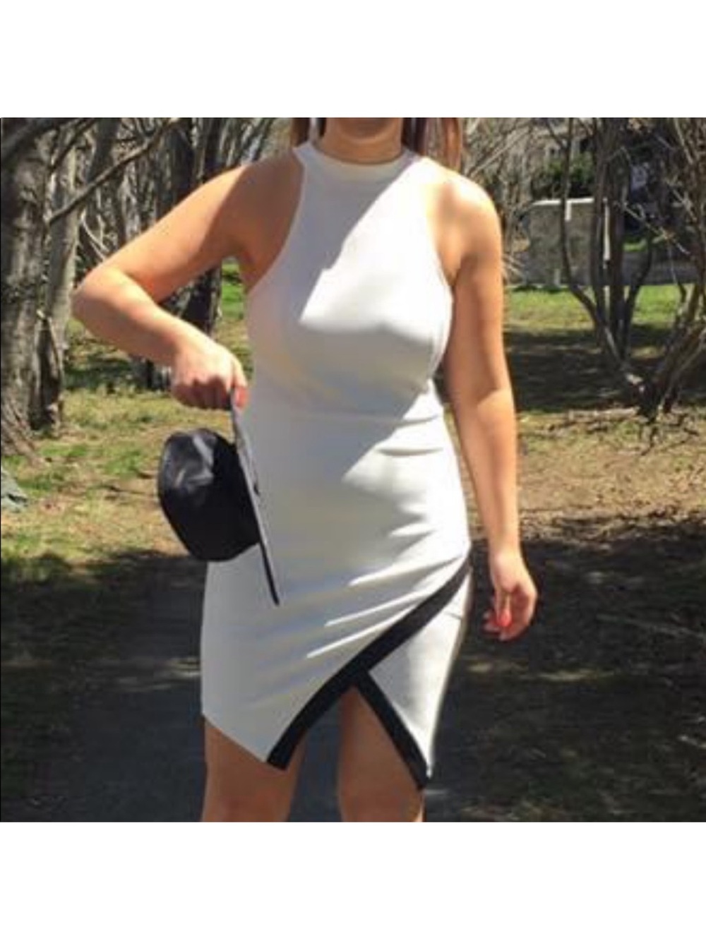 Dresses - Picture 2 of 7